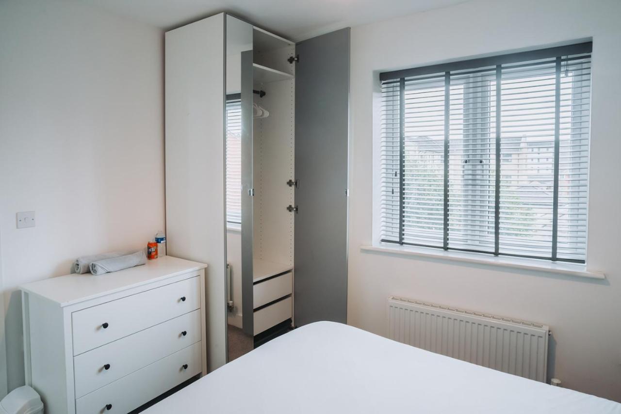 Апартаменты Deluxe 2 Bed Flat In Patchway Near Aztec West And Cribbs Causeway Бристоль Экстерьер фото