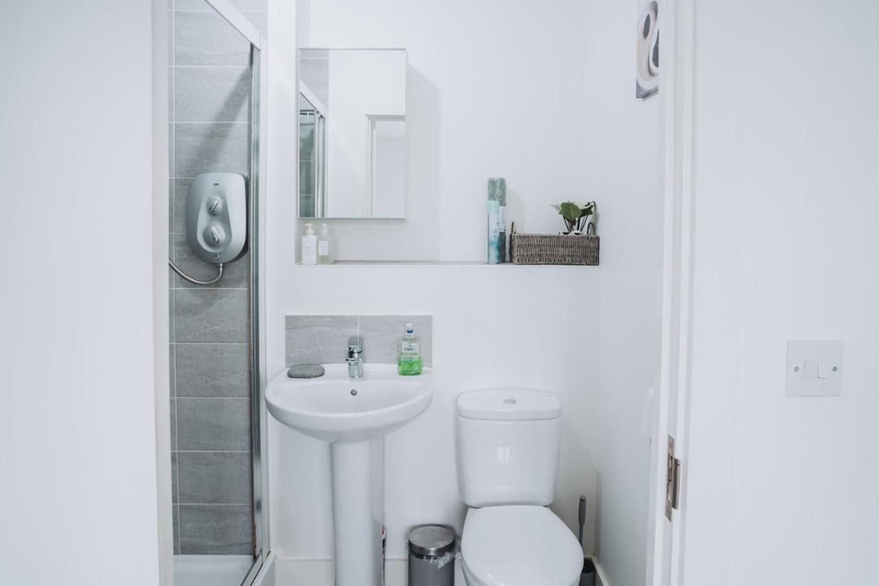 Апартаменты Deluxe 2 Bed Flat In Patchway Near Aztec West And Cribbs Causeway Бристоль Экстерьер фото
