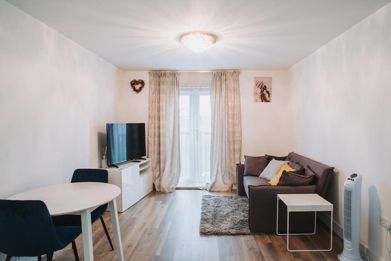 Апартаменты Deluxe 2 Bed Flat In Patchway Near Aztec West And Cribbs Causeway Бристоль Экстерьер фото