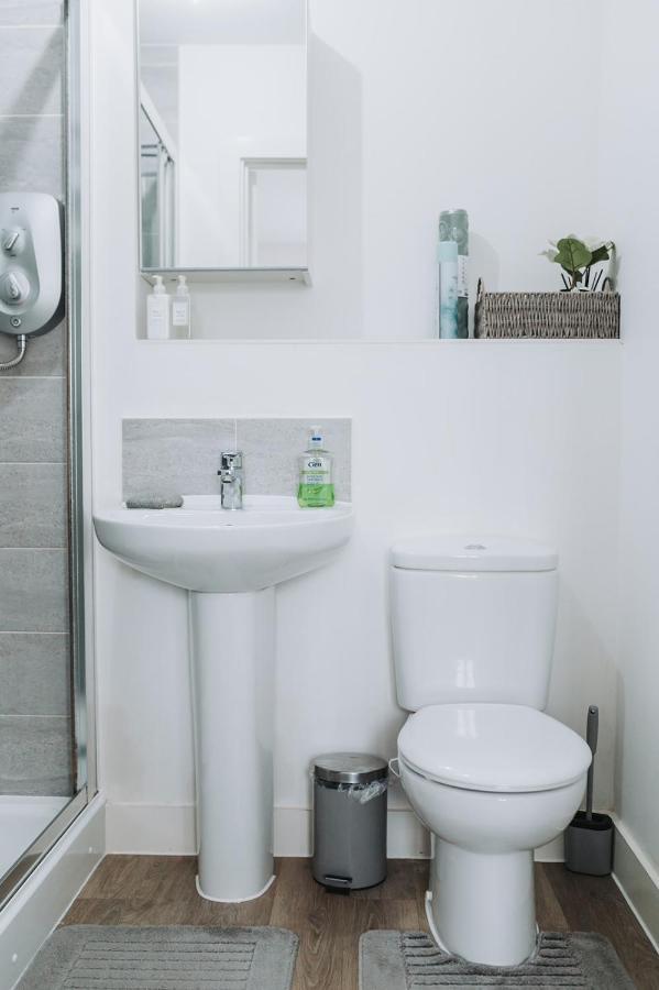 Апартаменты Deluxe 2 Bed Flat In Patchway Near Aztec West And Cribbs Causeway Бристоль Экстерьер фото